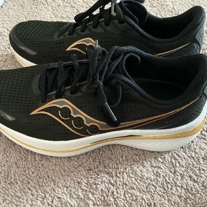 Saucony Endorphin Speed 3  size 10